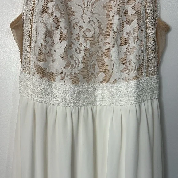 scalloped lace bodycon dress Scalloped-Lace Long-Sleeve Mini Dress in Powder Blue - XS main image 0
